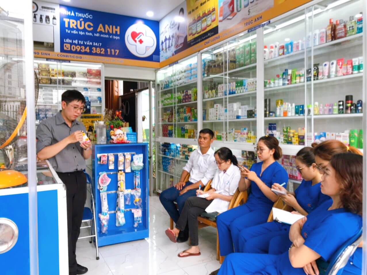 Đào tạo sản phẩm tại Nhà thuốc Trúc Anh