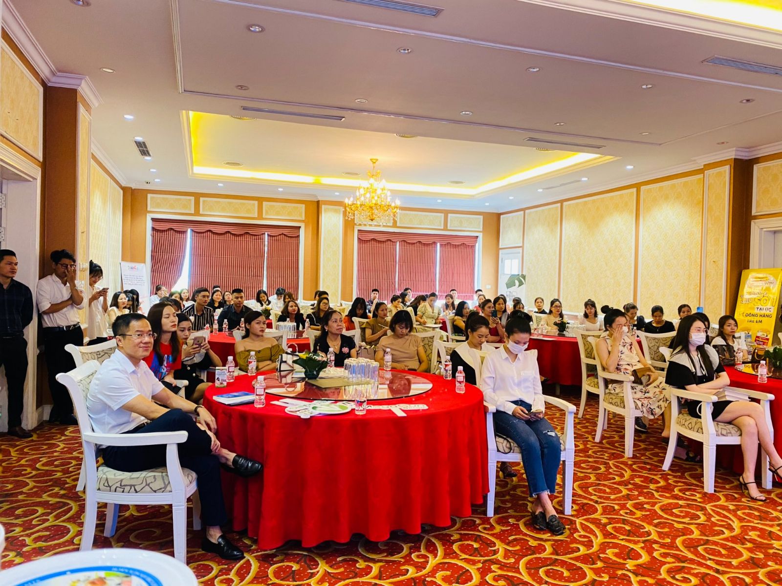 Hơn cả sự đồng hành