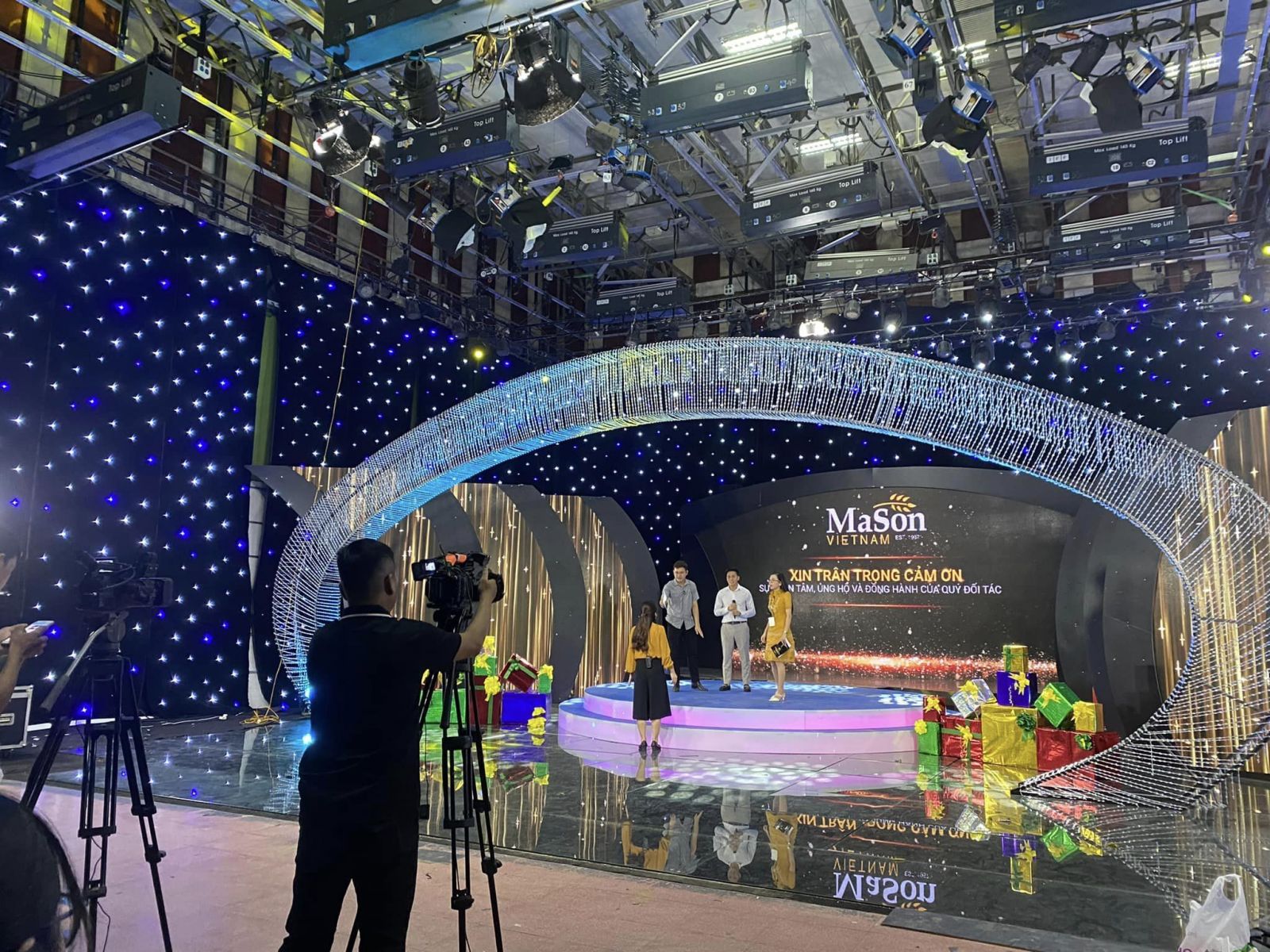 Mason Natural tổ chức livestream quay số trúng thưởng tôn vinh đối tác chiến lược 6 tháng đầu năm 2022