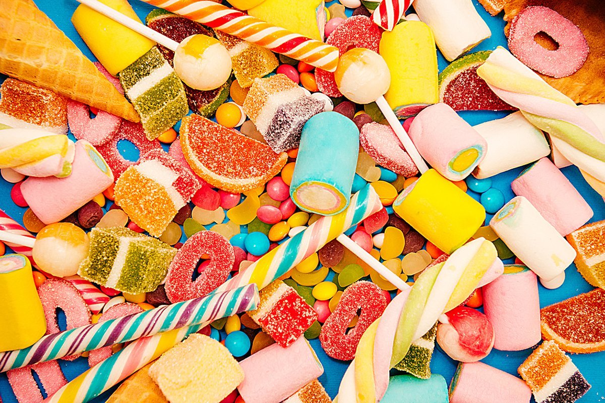 Những thực phẩm không tốt cho não bộ - Bánh kẹo nhiêu màu